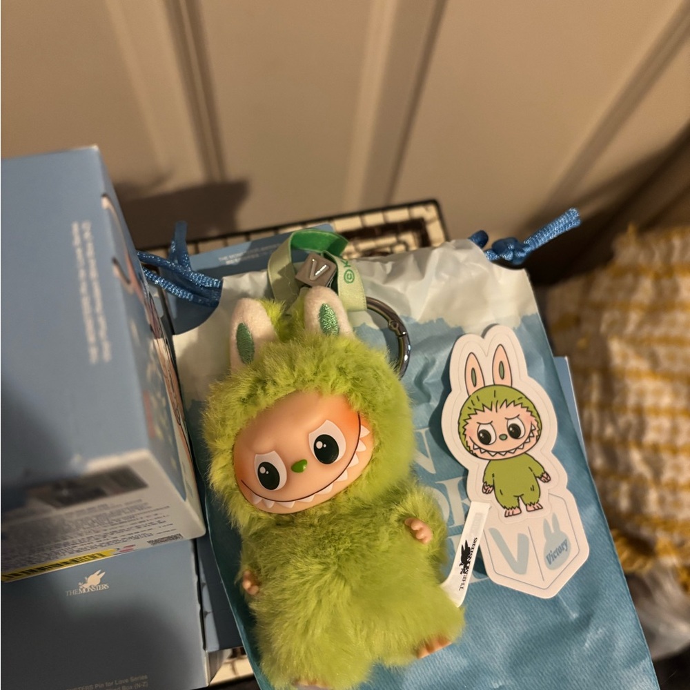 Pop Mart UNOPENED Pin For Love Labubu